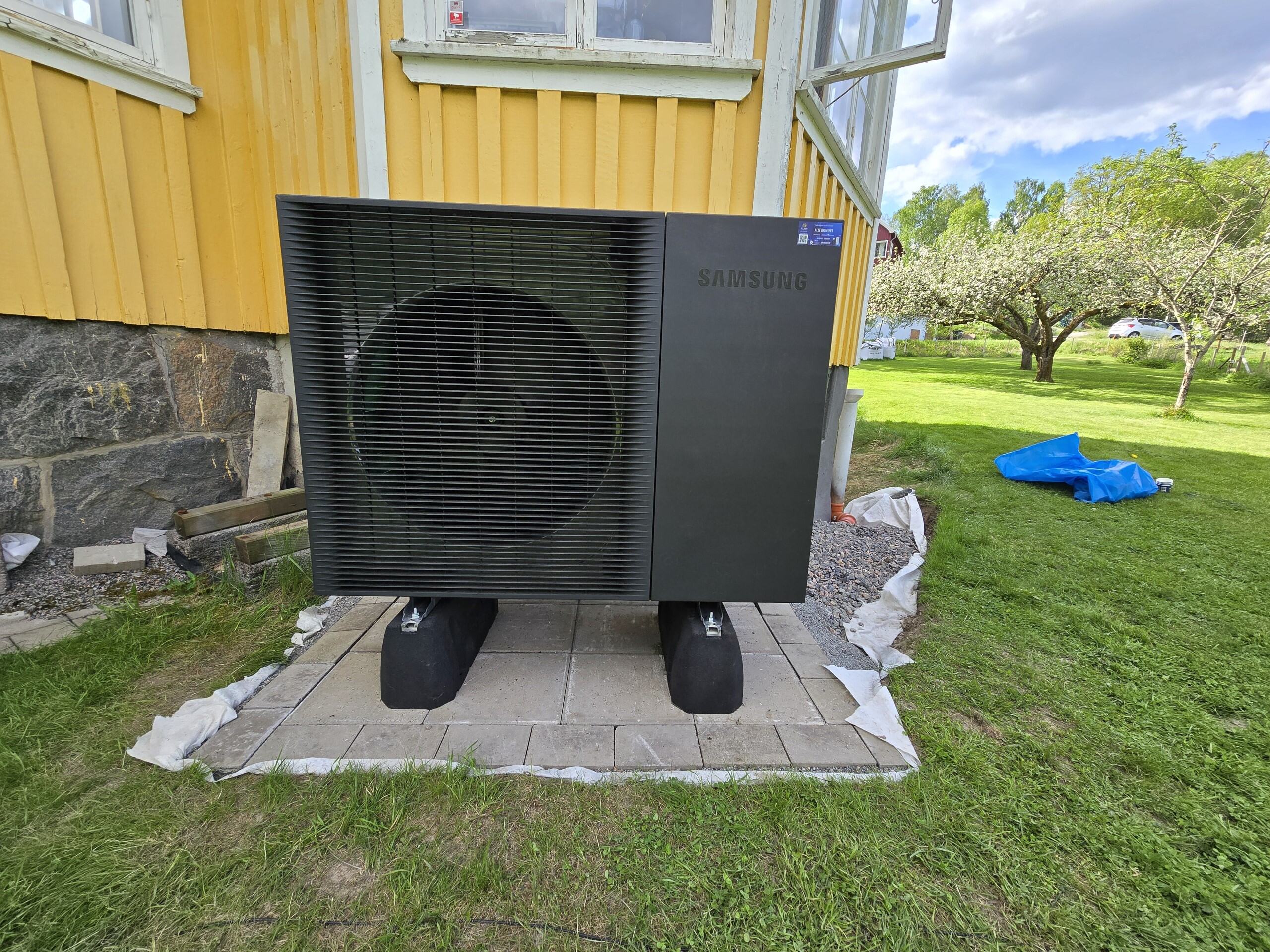 Installation av Samsung luft/vatten-värmepump R290, 12 kw