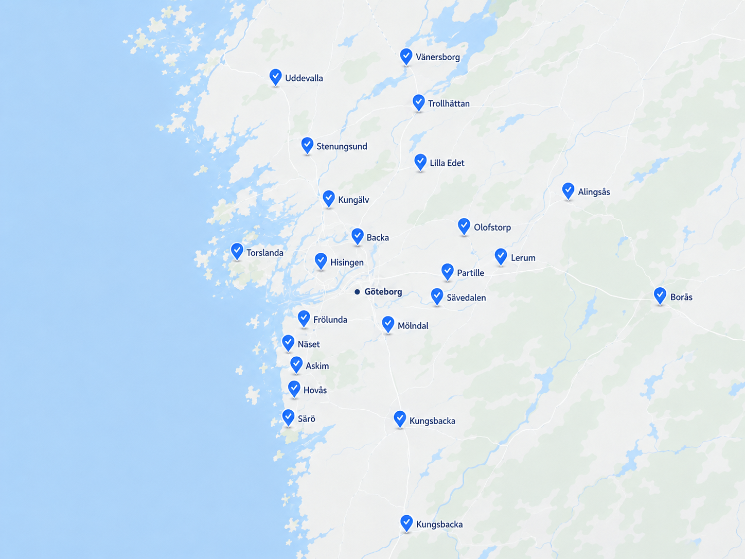 Nya radiatorer förberedda för installation i bostadsfastighet